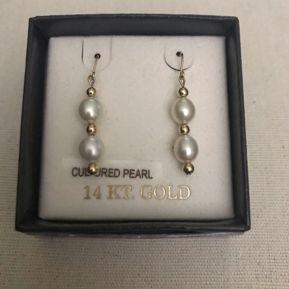 14k gold and cultured pearl earrings NIB